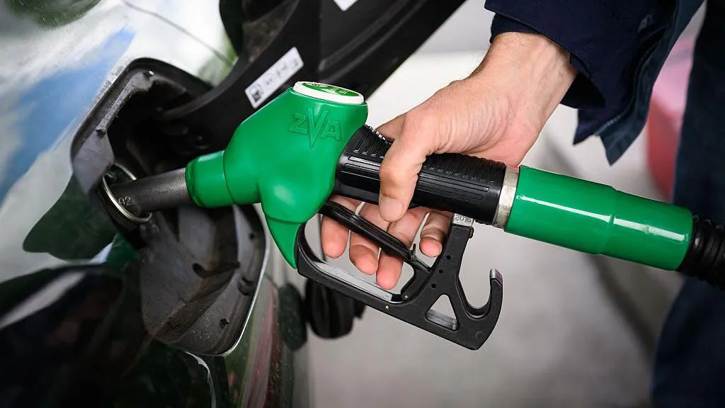 Oil prices fall Strait of Hormuz